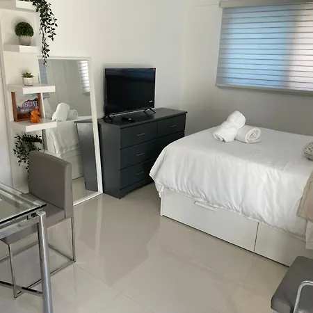 House In Dania Beach Esterno foto
