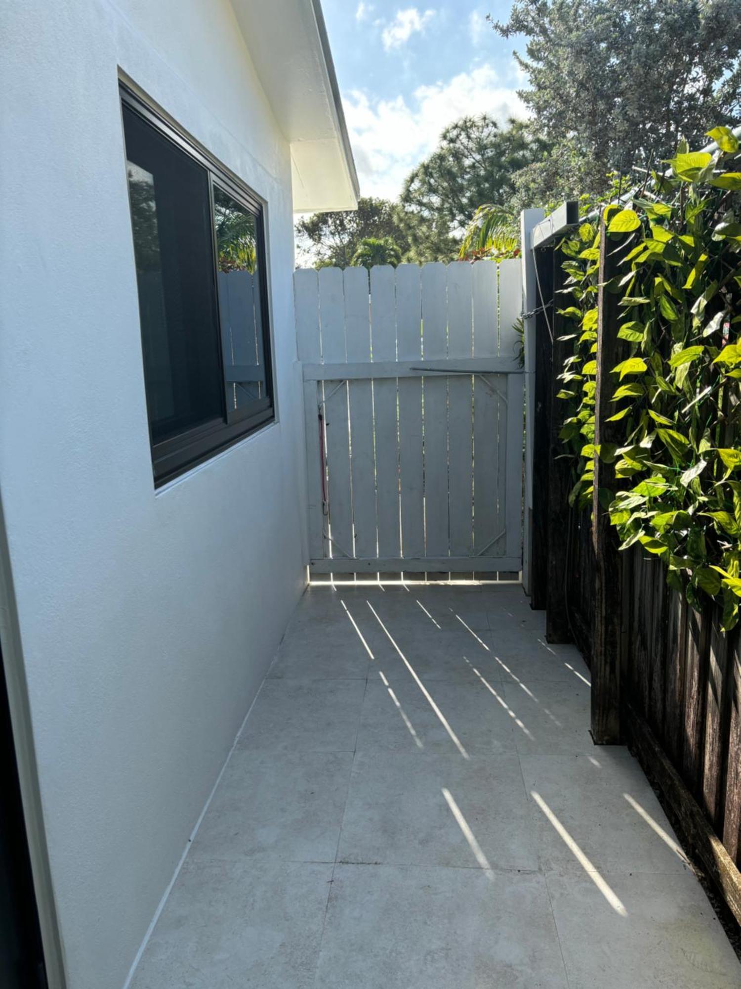 House In Dania * Dania Beach