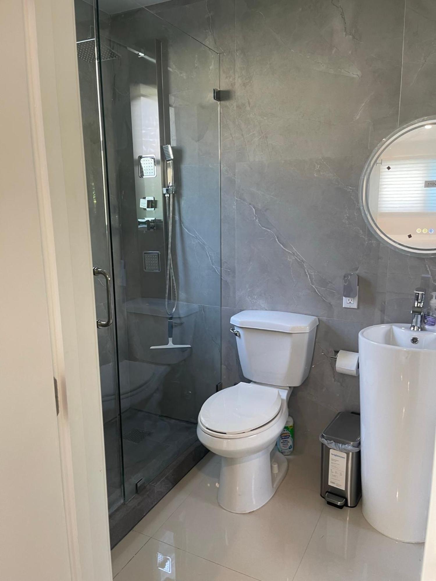 House In Dania Appartamento